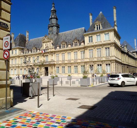 Appartamento LUX Cathédrale Reims Esterno foto